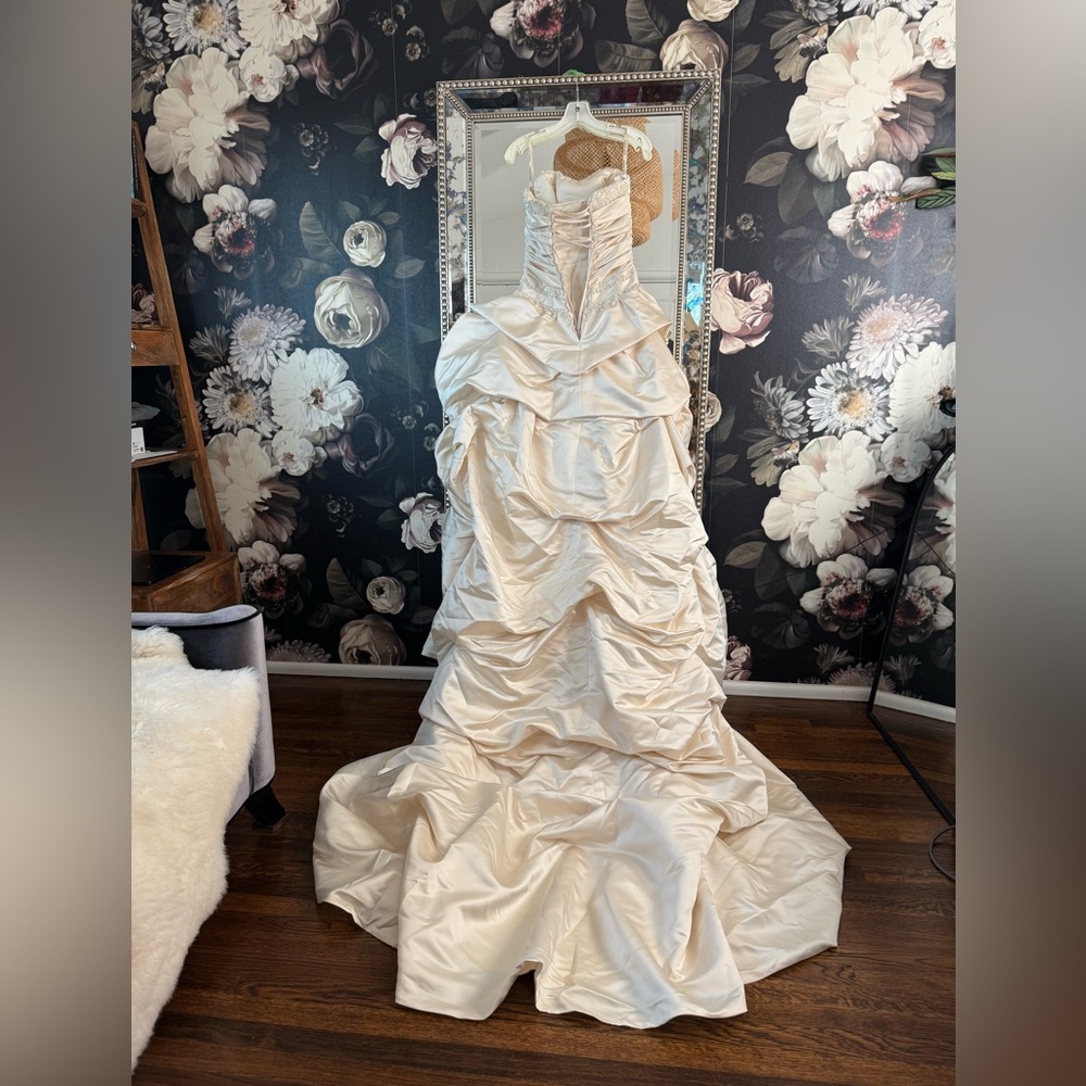 Maggie Sottero  vintage haute couture  imperial gown - Picture 2 of 6